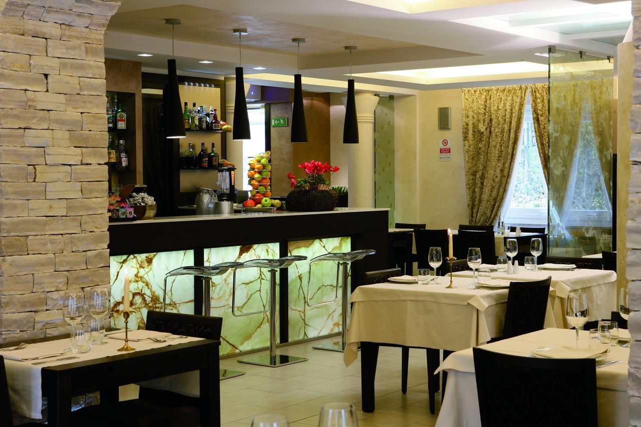 Albergo Ristorante Marcheno Luaran gambar