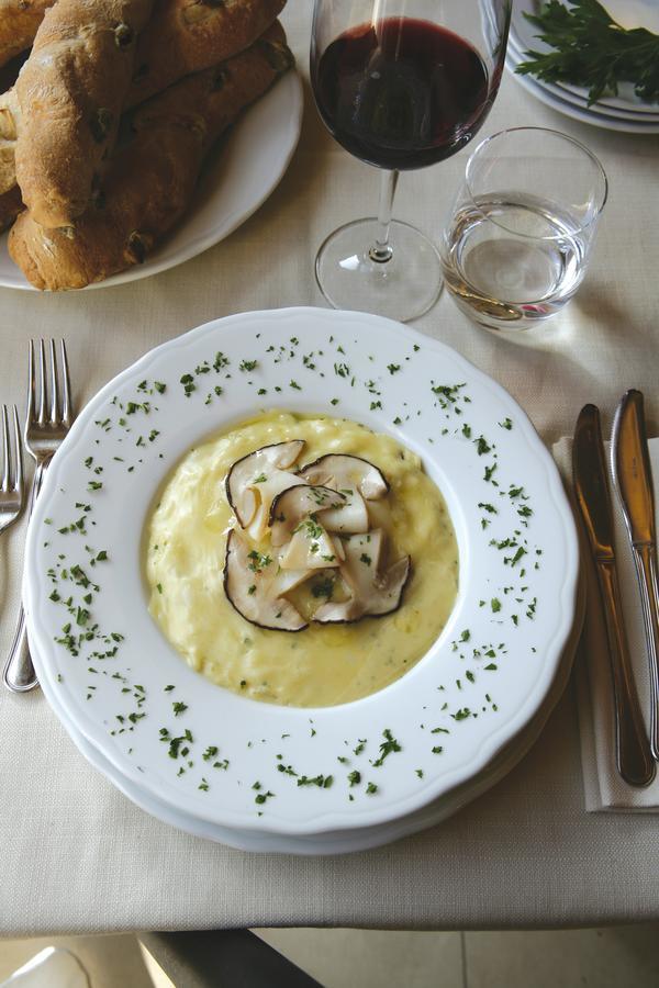Albergo Ristorante Marcheno Luaran gambar